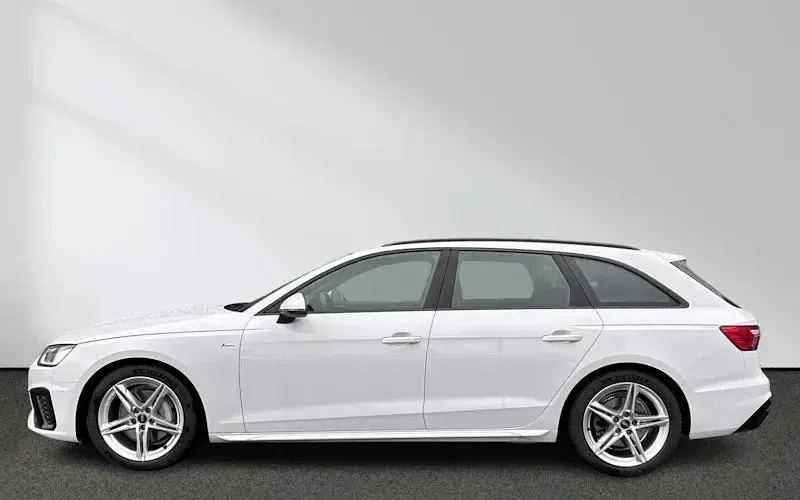 Używany Audi A4 S-Line 204 KM (150 kW) 2023 Biały Kombi