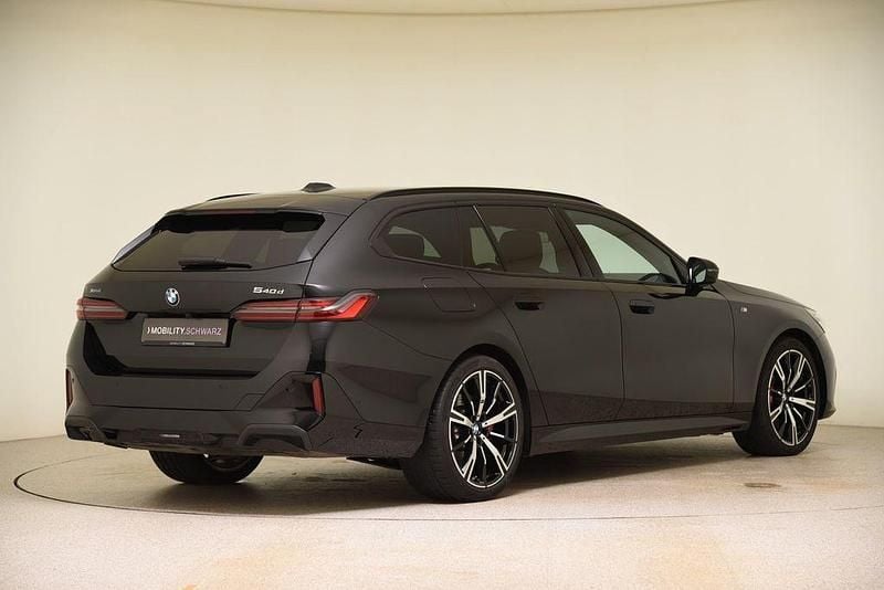 Gebraucht BMW 540 M Sport 286 PS (210 kW) 2025 Schwarz Kombi