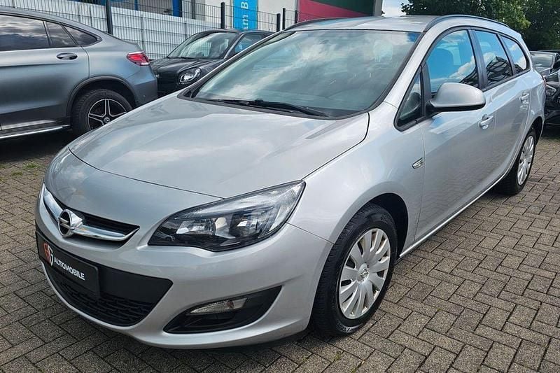 Gebraucht Opel Astra Edition 120 PS (88 kW) 2013 Silber Kombi
