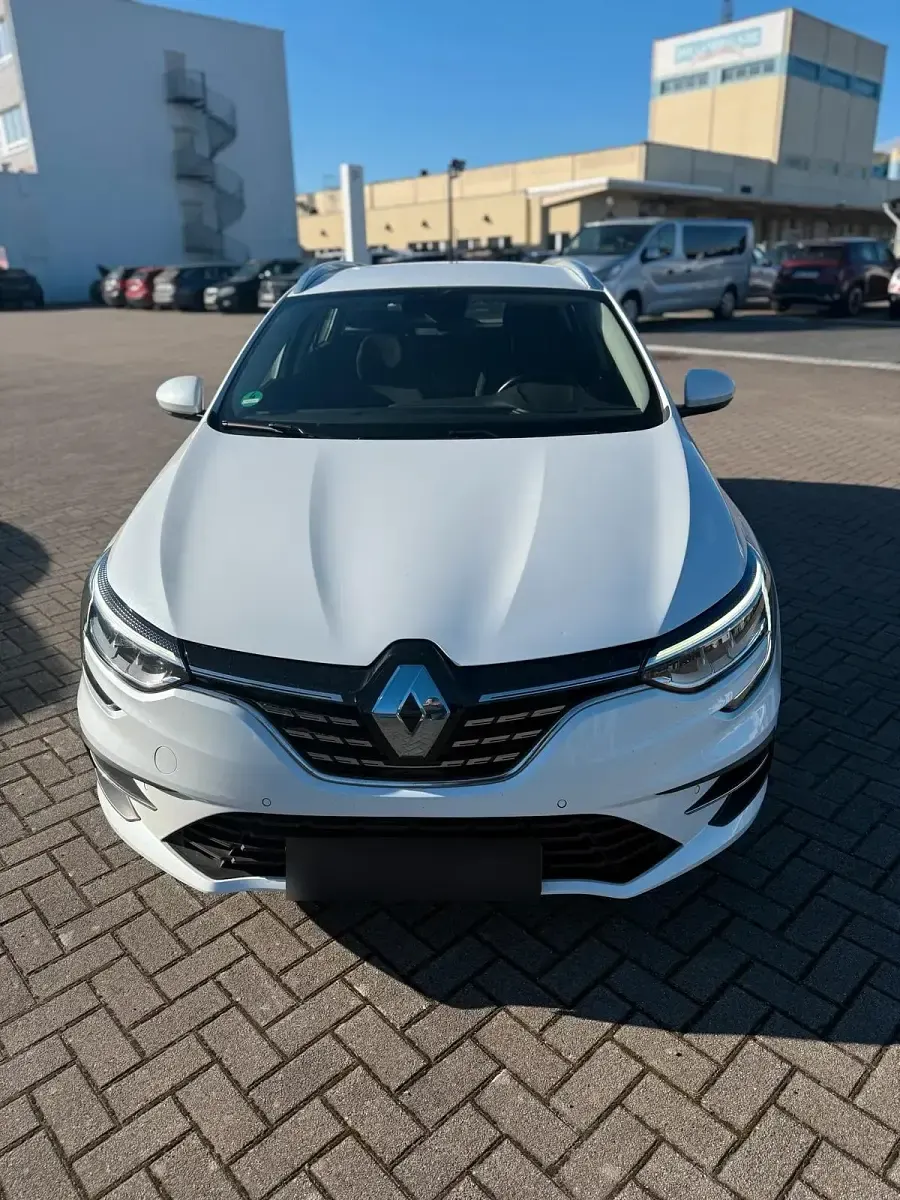 Gebraucht Renault Mégane GrandTour Exception 116 PS (85 kW) 2022 Weiß Kombi