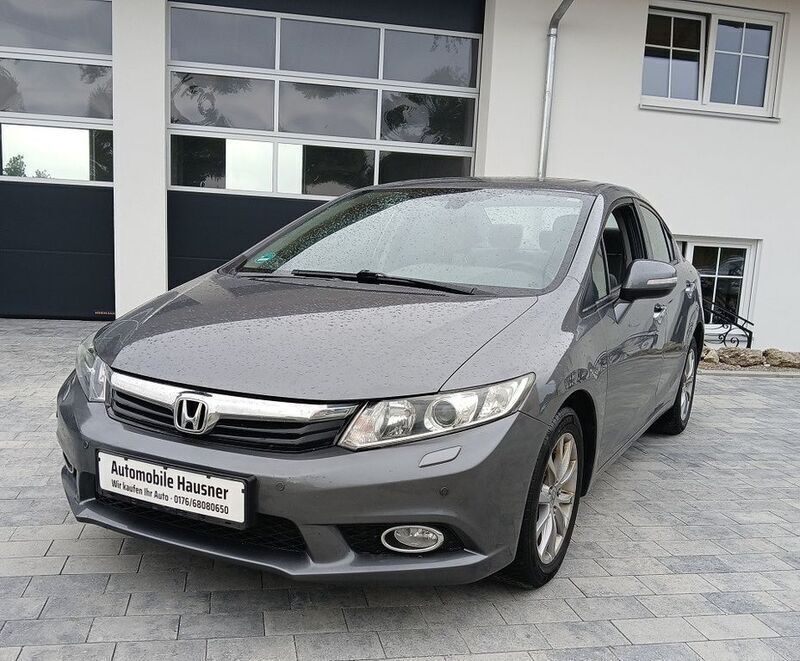 Grau Gebraucht 2013 Honda Civic Limousine | 8.900 € (Guter Preis) - Bild 1/4