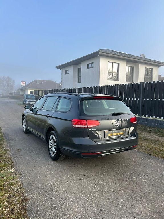Gebraucht VW Passat Trendline 150 PS (110 kW) 2019 Grau Kombi