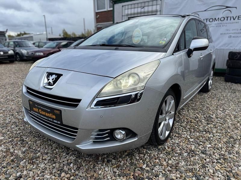 Silber Gebraucht 2011 Peugeot 5008 Platinum Van / Kleinbus | 5.890 € (Fairer Preis) - Bild 1/4
