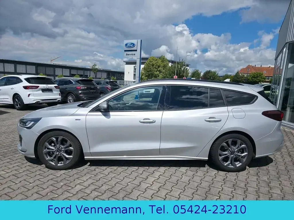 Gebraucht Ford Focus ST-Line 116 PS (85 kW) 2024 Polarsilber metallic Kombi