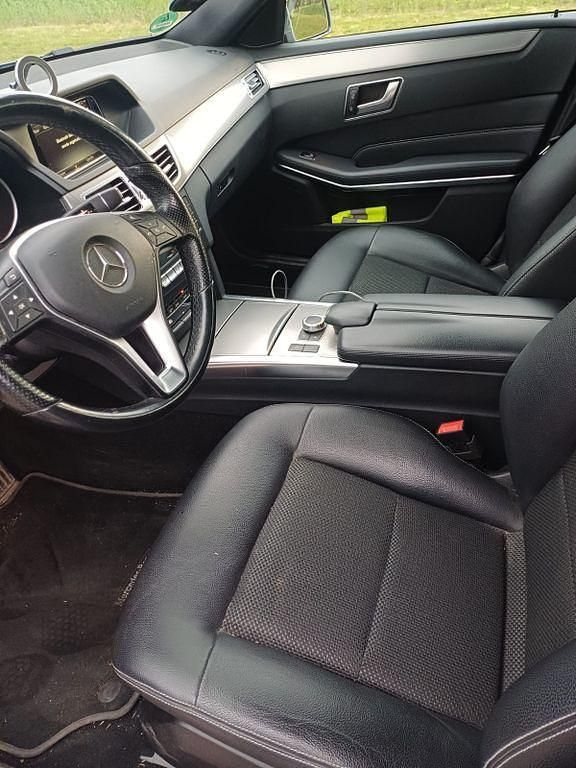 Gebraucht Mercedes E220 Avantgarde 170 PS (125 kW) 2016 Grau Limousine