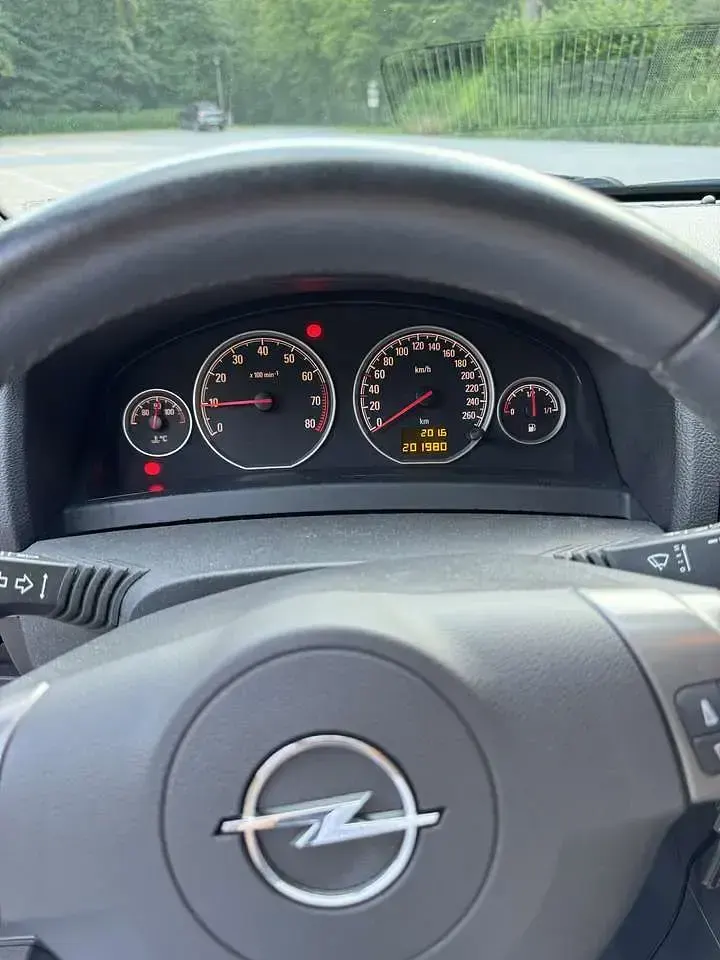Gebraucht Opel Vectra Cosmo 140 PS (102 kW) 2006 Silber Limousine
