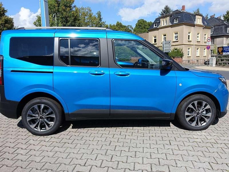 Neu Ford Tourneo Courier Titanium 125 PS (91 kW) 2025 Digital aqua blue Van / Kleinbus
