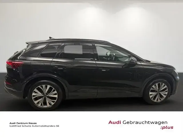Second-hand Audi Q4 e-tron Advanced 150 kW (204 CP) 2023 Negru SUV
