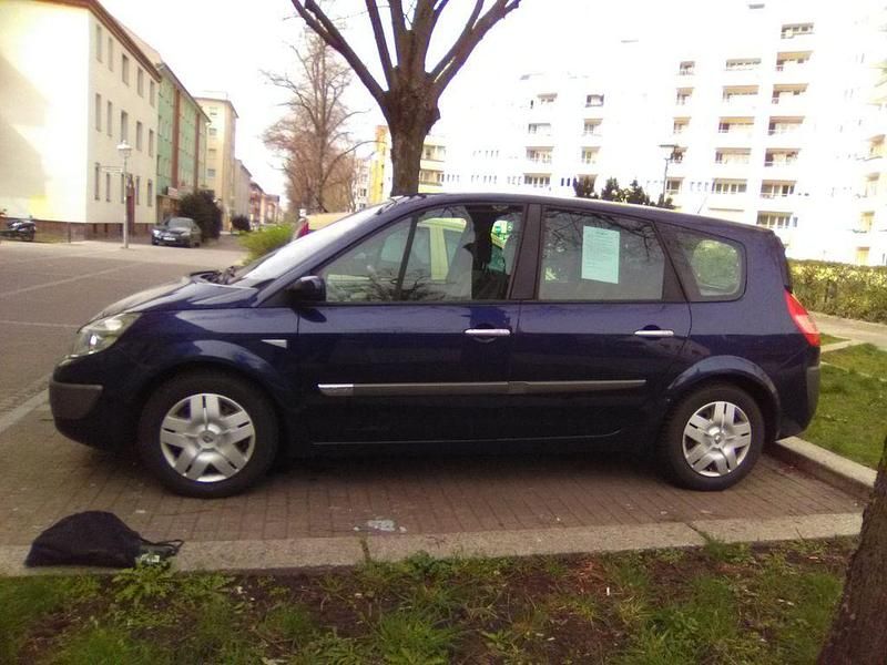 Blau Gebraucht 2004 Renault Grand Scénic II Privilege Van / Kleinbus | 4.500 € (Teuer) - Bild 1/4