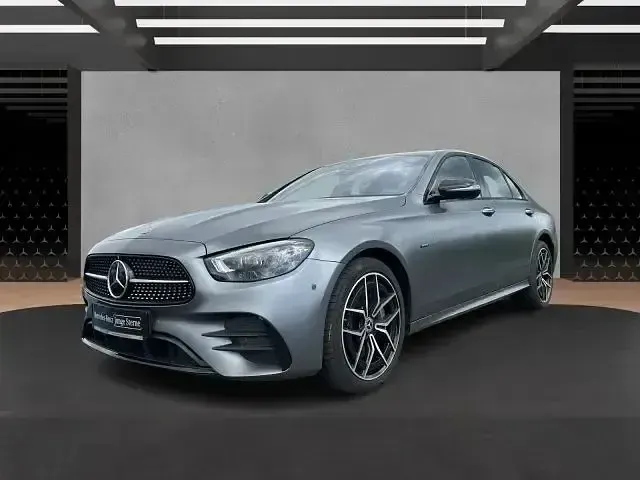 Gebraucht Mercedes E300 AMG 194 PS (142 kW) 2022 Grau Limousine