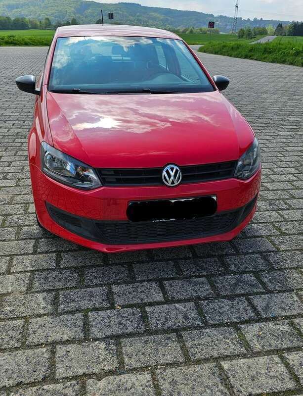 Rot Gebraucht 2012 VW Polo Trendline Limousine | 5.900 € (Fairer Preis) - Bild 1/4