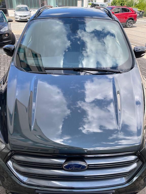 Gebraucht Ford Kuga ST-Line 242 PS (177 kW) 2018 Grün SUV