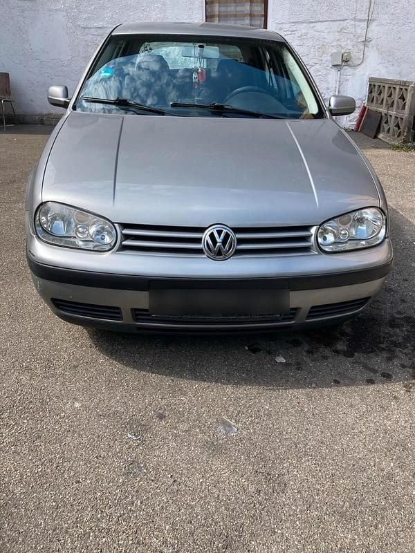 Silber Gebraucht 2002 VW Golf IV Kleinwagen | 700 € (Superpreis) - Bild 1/4