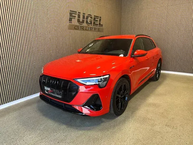 Gebraucht Audi e-tron S-Line 300 kW (408 PS) 2021 Catalunyarot metallic SUV