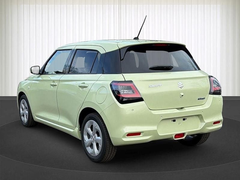 Neu Suzuki Swift Comfort 83 PS (61 kW) 2025 Gelb Kleinwagen