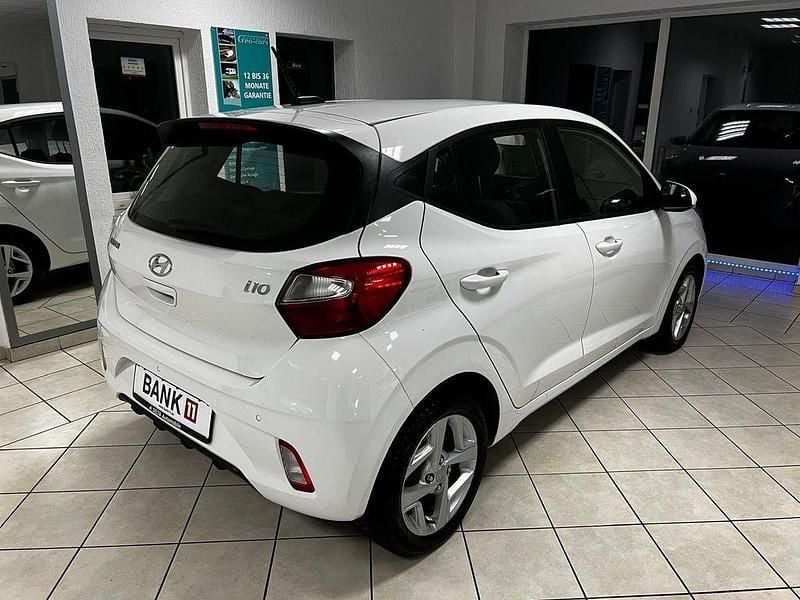 Gebraucht Hyundai i10 67 PS (49 kW) 2021 Weiß Kleinwagen