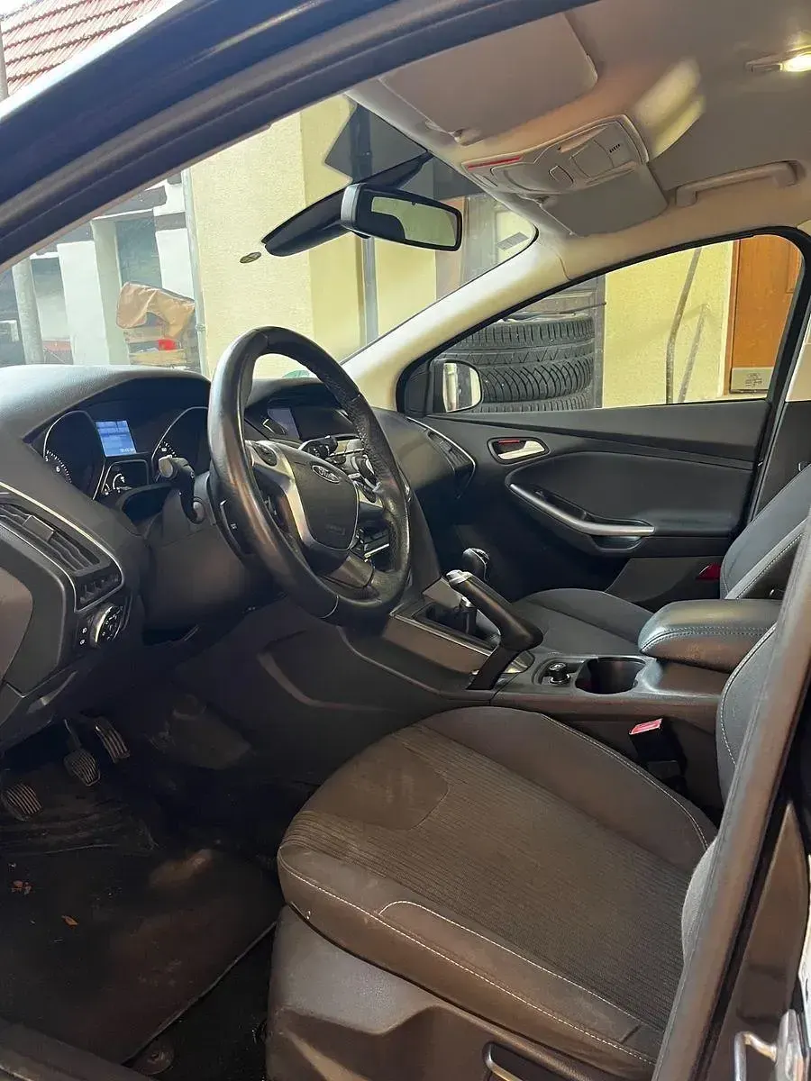 Gebraucht Ford Focus Titanium 125 PS (91 kW) 2012 Schwarz Kombi