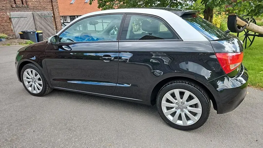 Gebraucht Audi A1 Ambition 90 PS (66 kW) 2012 Schwarz Kleinwagen