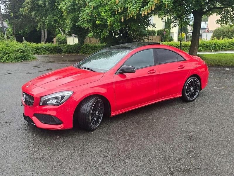 Rot Gebraucht 2017 Mercedes CLA200 Limousine | 18.500 € (Etwas zu teuer) - Bild 1/4