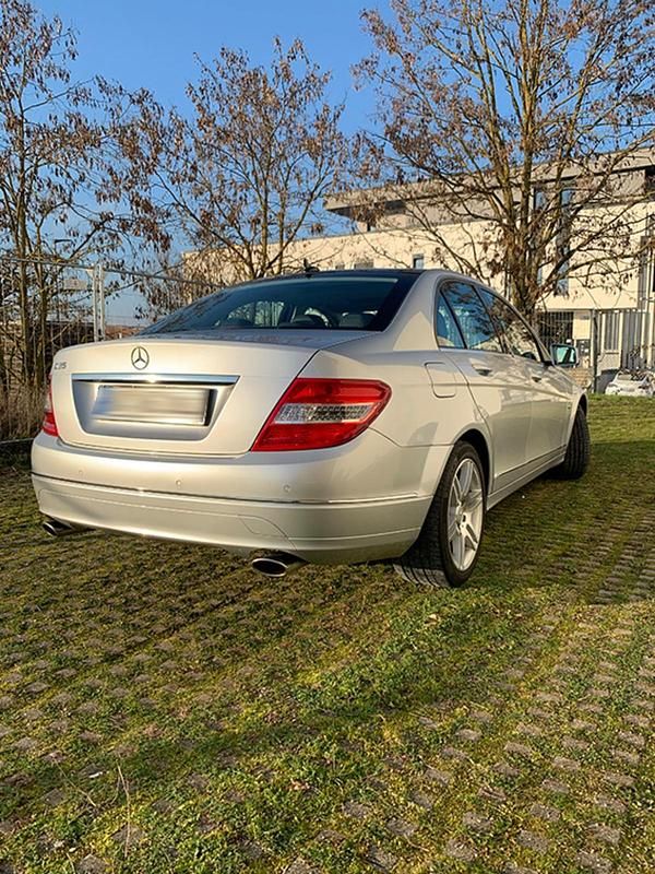 Gebraucht Mercedes C350 272 PS (200 kW) 2009 Silber Limousine