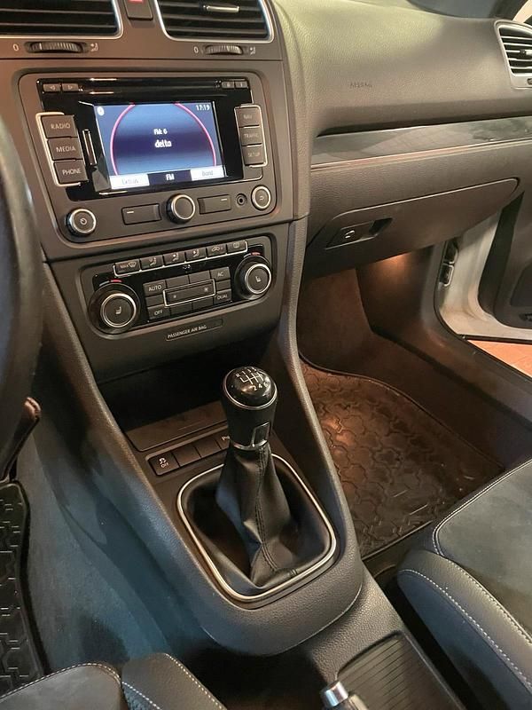 Gebraucht VW Golf 101 PS (74 kW) 2011 Weiß Cabrio