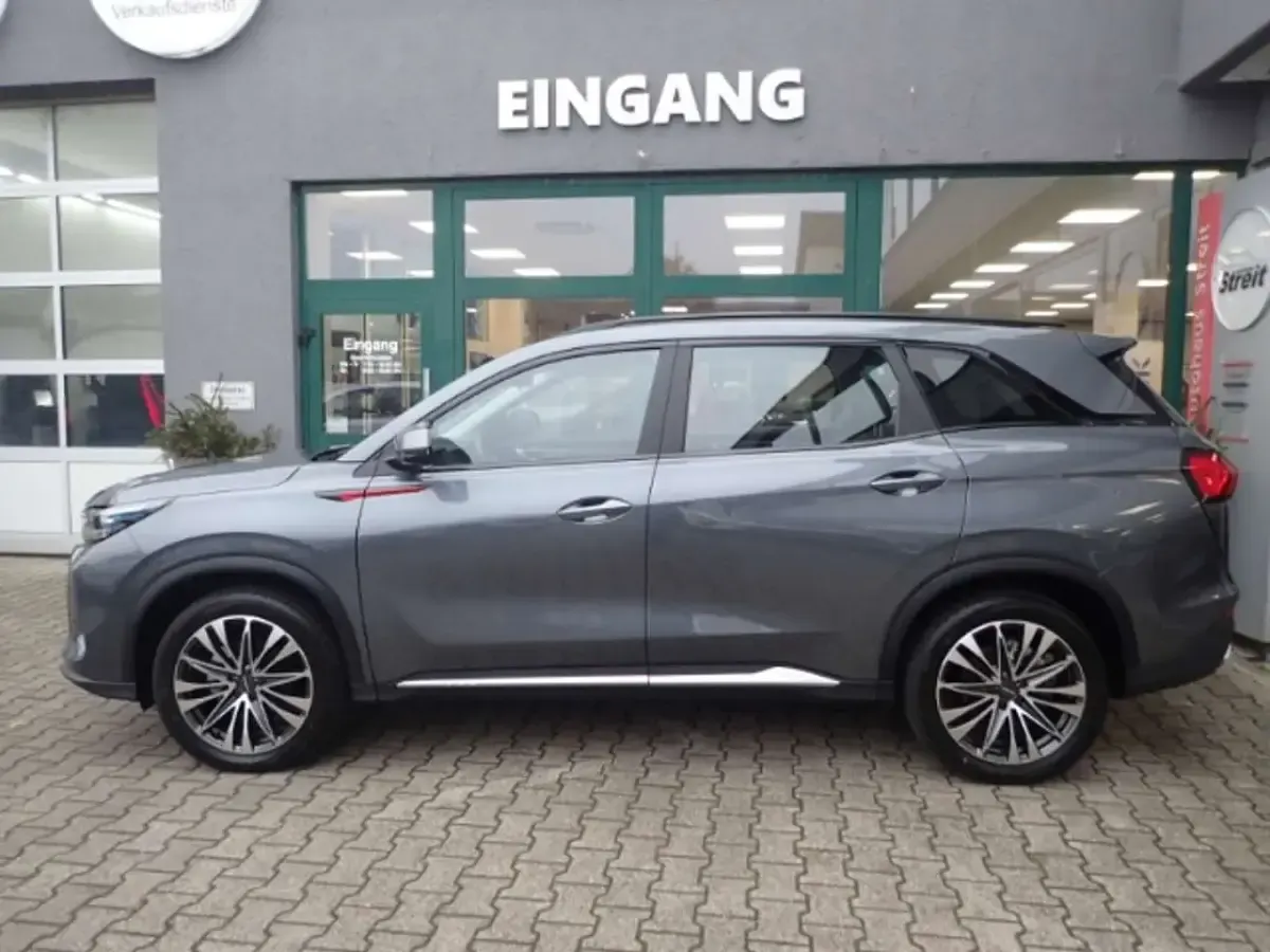 Neu DFSK Fengon 177 PS (130 kW) 2026 Space grey SUV