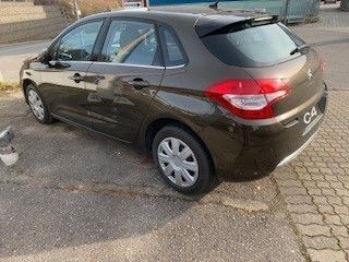 Gebraucht Citroën C4 Tendance 120 PS (88 kW) 2014 Braun Limousine