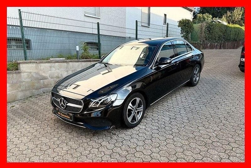 Schwarz Gebraucht 2018 Mercedes E200 Limousine | 19.649 € (Superpreis) - Bild 1/4