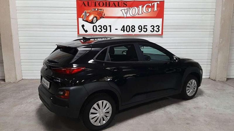 Gebraucht Hyundai Kona Pure 120 PS (88 kW) 2020 Schwarz SUV