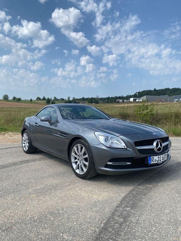 Gebraucht Mercedes SLK200 184 PS (135 kW) 2015 Grau Cabrio