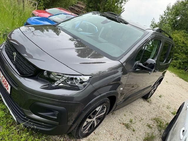 Lackierung platiniumgrau/typ Gebraucht 2021 Peugeot Rifter GT Van / Kleinbus | 26.475 € (Etwas zu teuer) - Bild 1/4