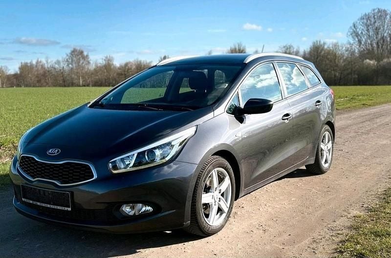 Gebraucht Kia Ceed 128 PS (94 kW) 2013 Grau Kleinwagen