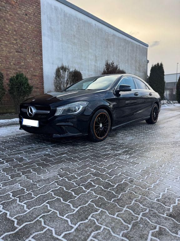 Gebraucht Mercedes CLA220 Urban 170 PS (125 kW) 2013 Schwarz Limousine