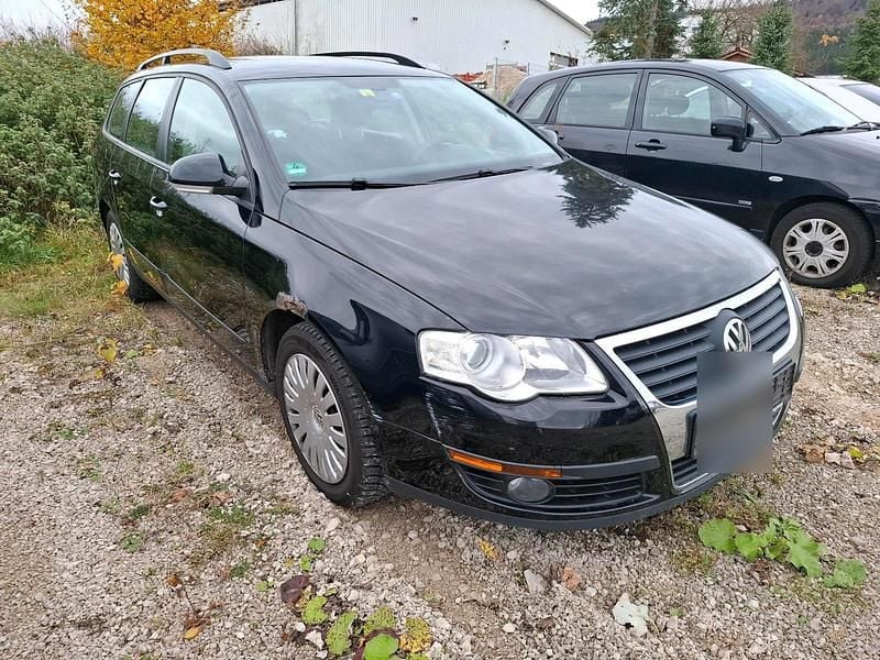Schwarz Gebraucht 2010 VW Passat Kombi | 1.350 € (Superpreis) - Bild 1/4