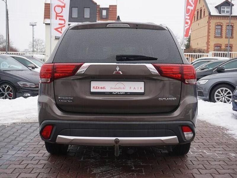 Gebraucht Mitsubishi Outlander 150 PS (110 kW) 2018 Braun SUV