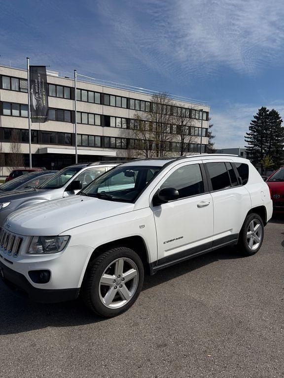 Gebraucht Jeep Compass Limited 136 PS (100 kW) 2011 Weiß SUV
