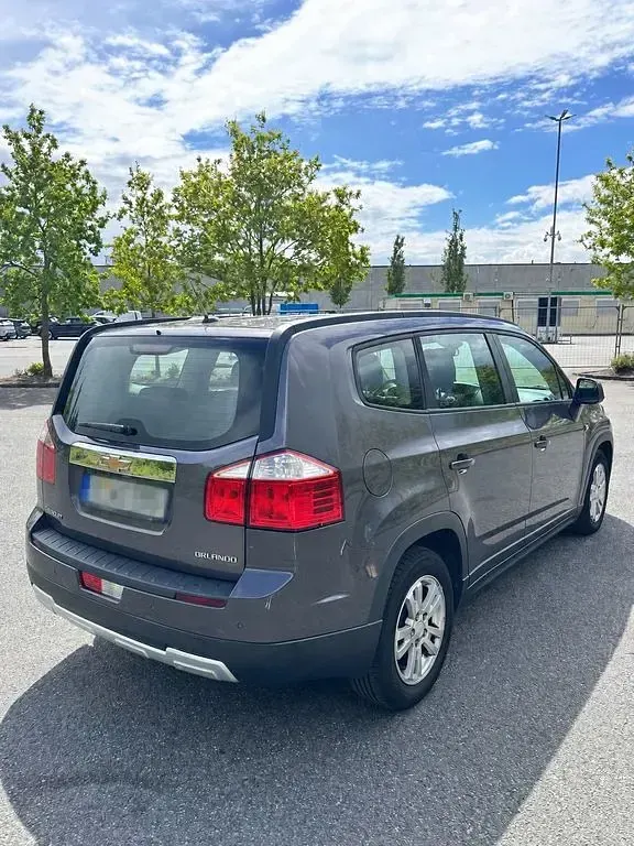Gebraucht Chevrolet Orlando 163 PS (119 kW) 2012 Grau Van / Kleinbus