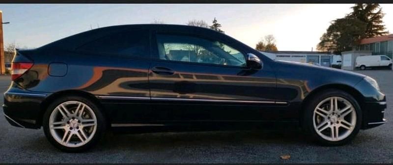 Gebraucht Mercedes CLC220 150 PS (110 kW) 2009 Blau Kleinwagen