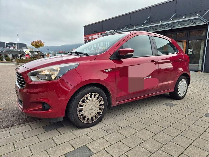Rot Gebraucht 2018 Ford Ka Active Limousine | 2.980 € (Superpreis) - Bild 1/4