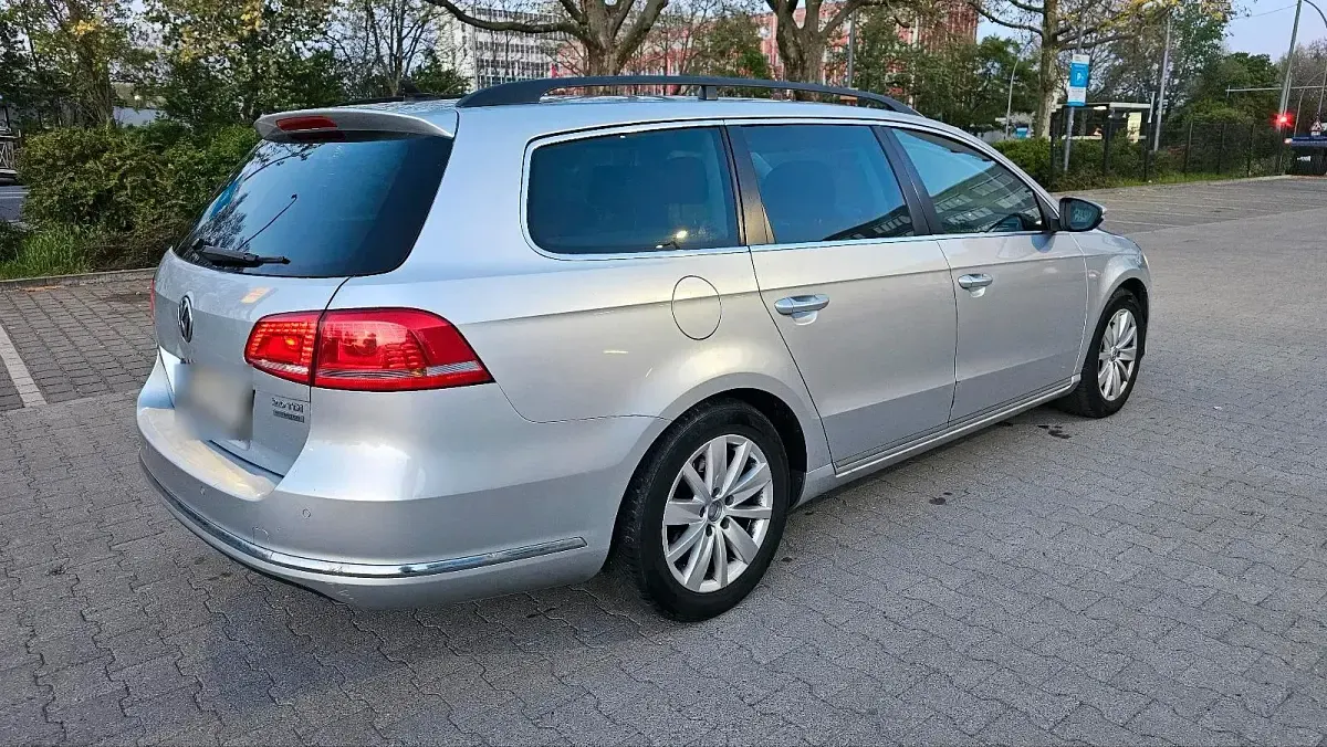 Gebraucht VW Passat 140 PS (102 kW) 2013 Silber Kombi