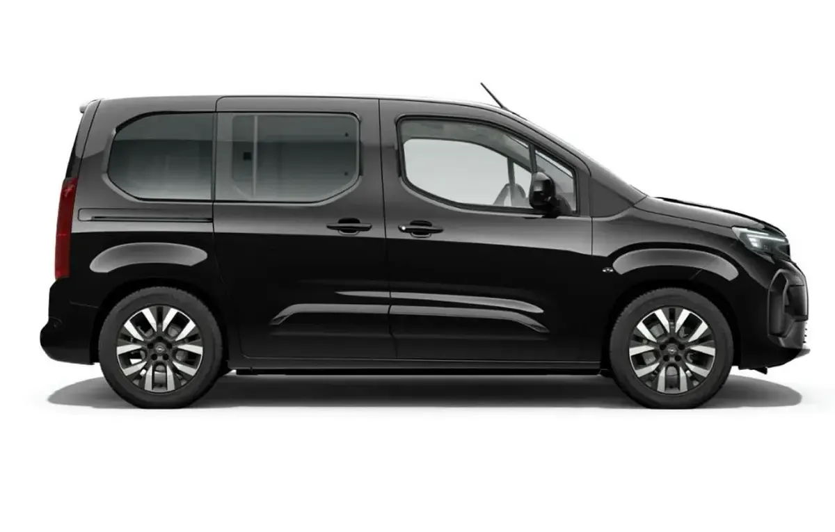 Neu Opel Combo 131 PS (96 kW) 2026 Schwarz metallic Van / Kleinbus