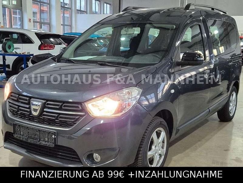 Grau Gebraucht 2020 Dacia Dokker Comfort Van / Kleinbus | 12.890 € (Guter Preis) - Bild 1/4