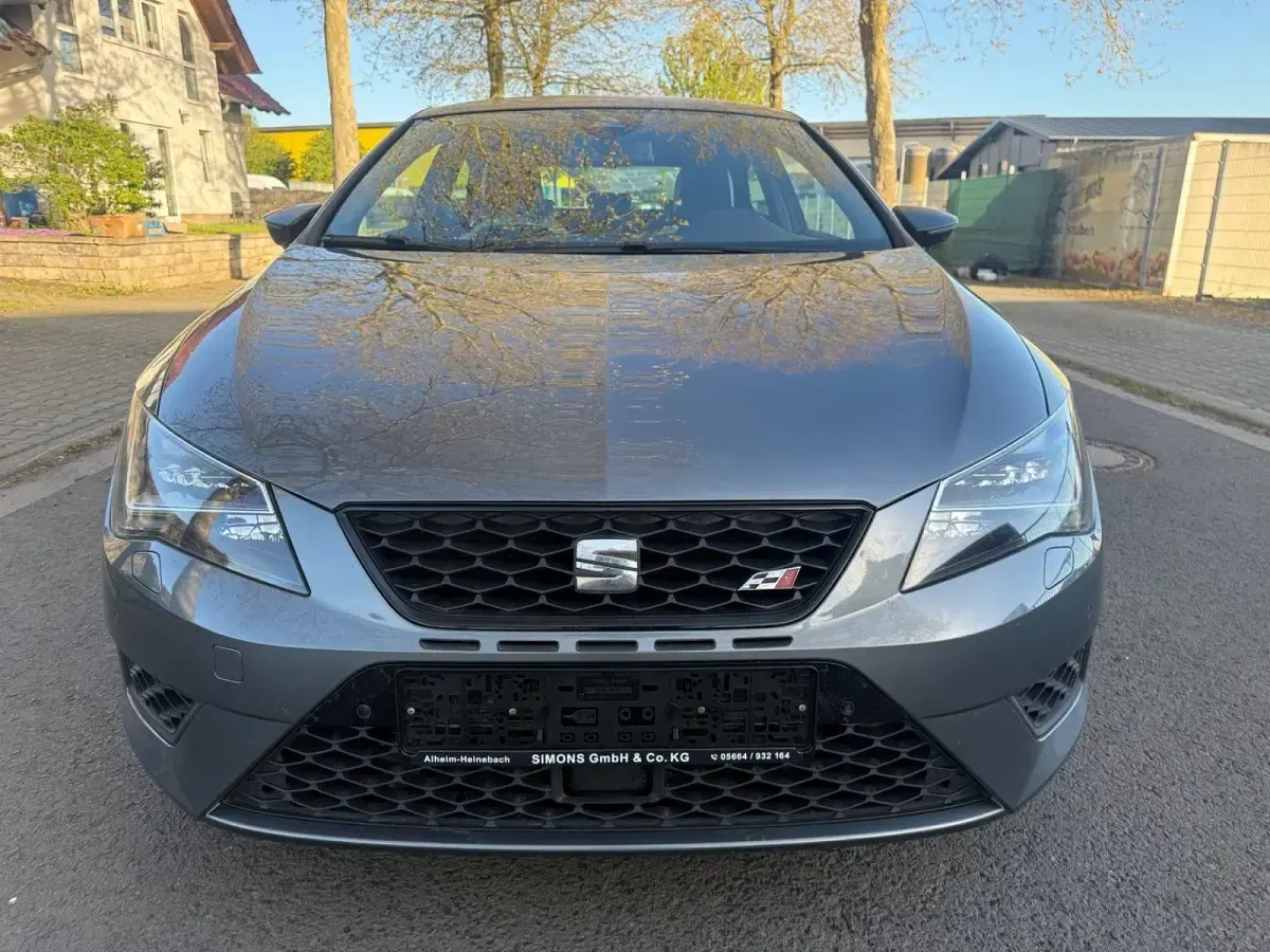 Usado Seat Leon CUPRA 280 HP (205 kW) 2015 Cinzento Coupé
