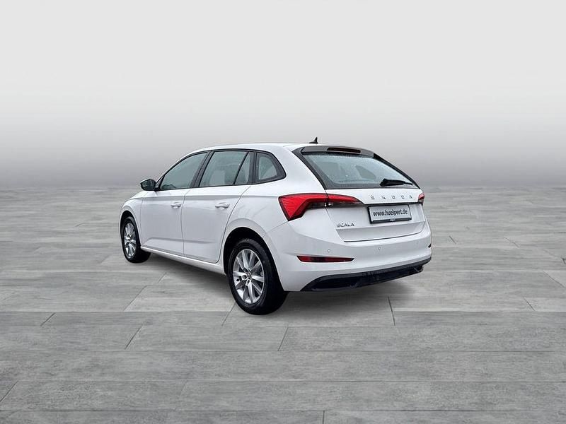 Gebraucht Skoda Scala 110 PS (80 kW) 2021 Weiß Kleinwagen