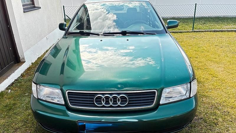 Usata Audi A4 125 CV (91 kW) 1996 Verde Berlina
