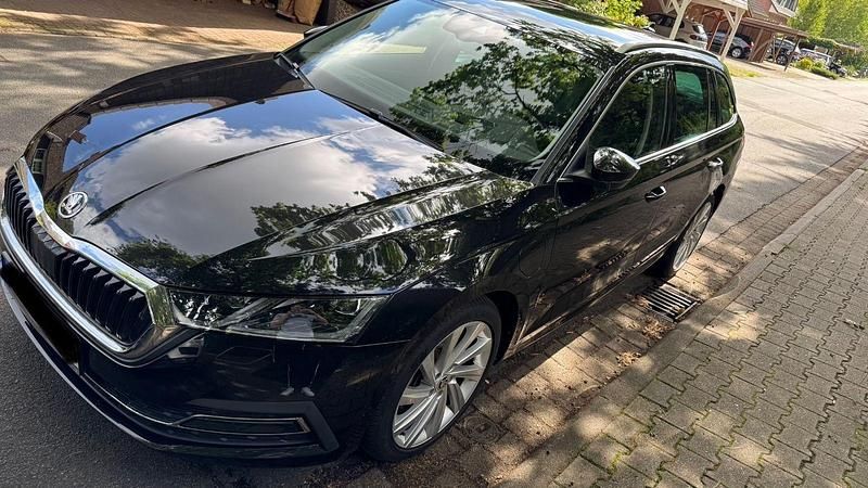 Schwarz Gebraucht 2020 Skoda Octavia Kombi | 25.000 € (Etwas zu teuer) - Bild 1/4