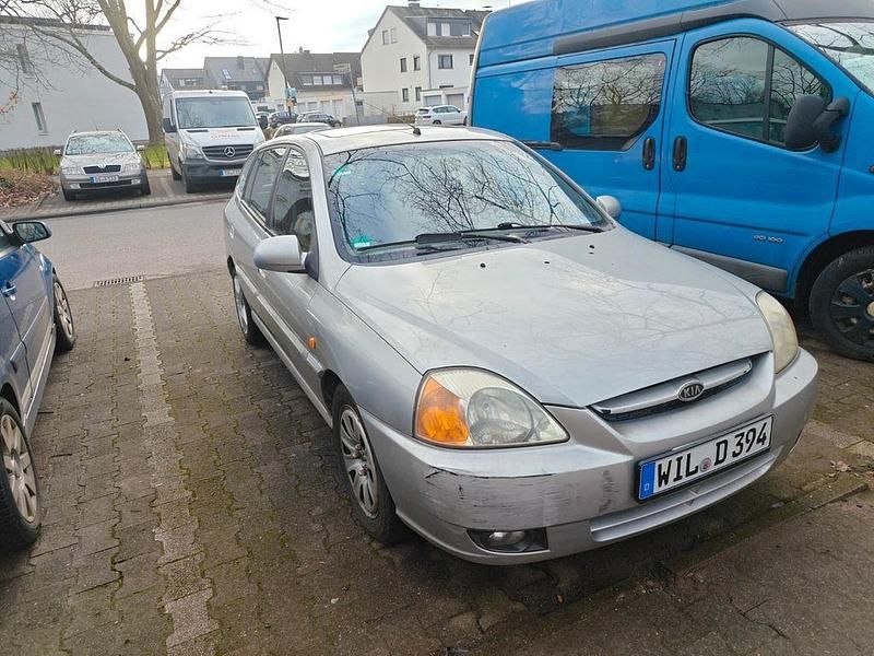Gebraucht Kia Rio 98 PS (72 kW) 2002 Silber Limousine