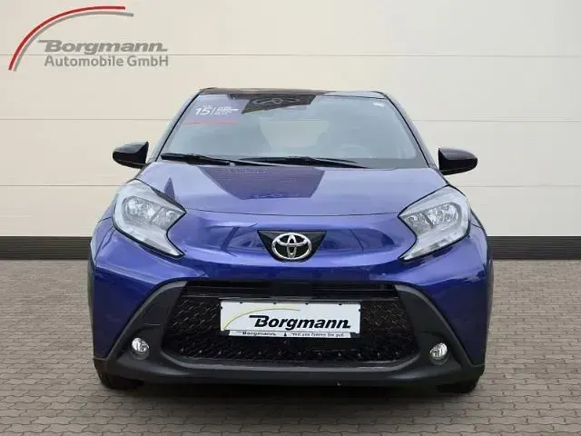 Neu Toyota Aygo X 72 PS (52 kW) 2025 8y8)/ black mica (209) (blau SUV
