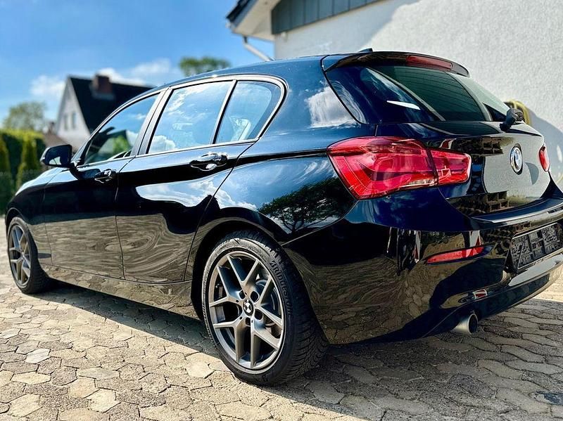 Gebraucht BMW 118 Advantage 136 PS (100 kW) 2018 Schwarz Kleinwagen