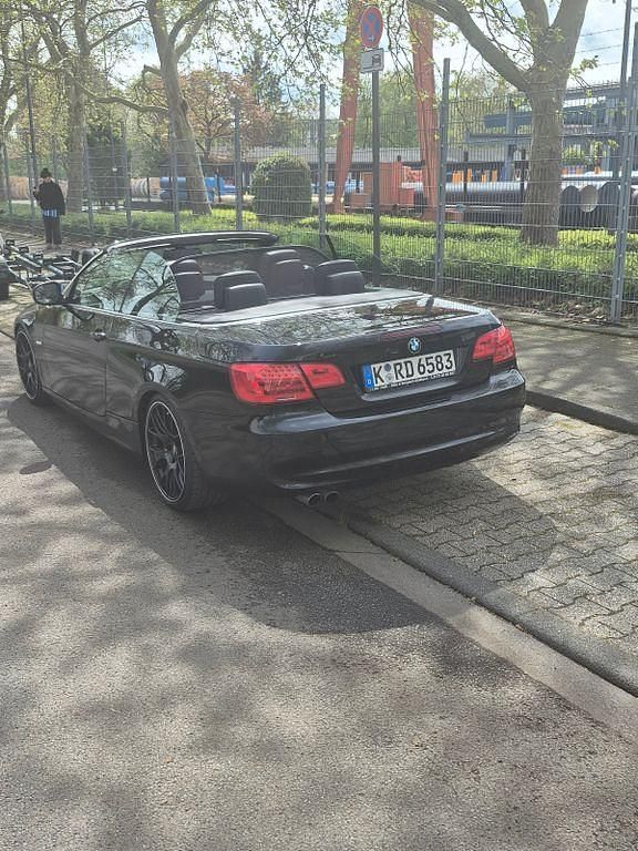 Gebraucht BMW 325 Cabriolet Performance 204 PS (150 kW) 2013 Schwarz Cabrio